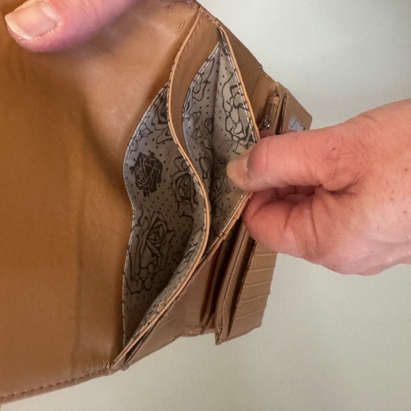 NWOT Authentic Guess Trifold Monogram Wallet - Picture 4 of 8